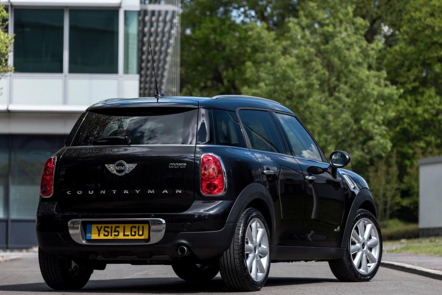  Mini Cooper Countryman D All4 Business 2015 года  (фото 2 из 8)
